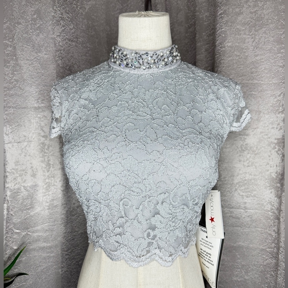 NWT City Studio Glittery Lace Formal Cropped Blouse Top Open Back Silver Sz 5/S